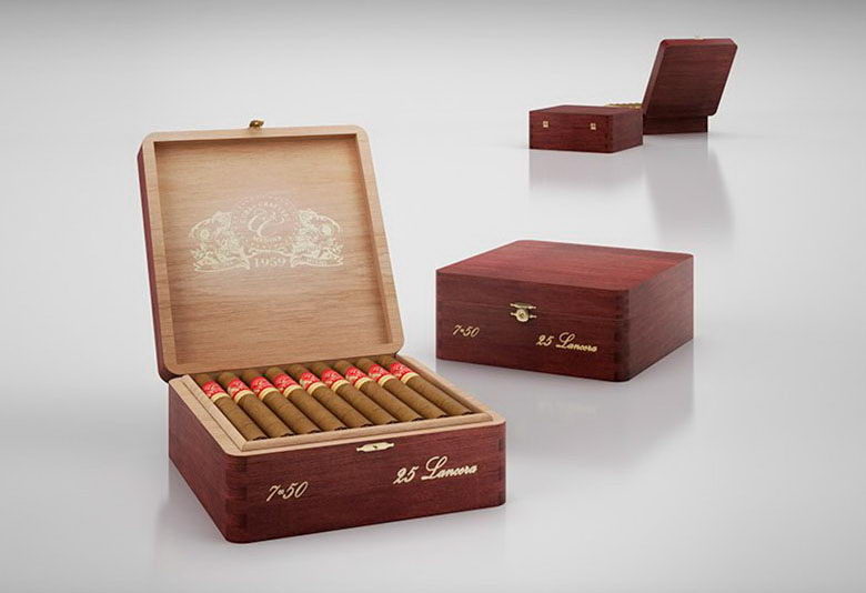 Free Realistic Cigars Box 3D Model
